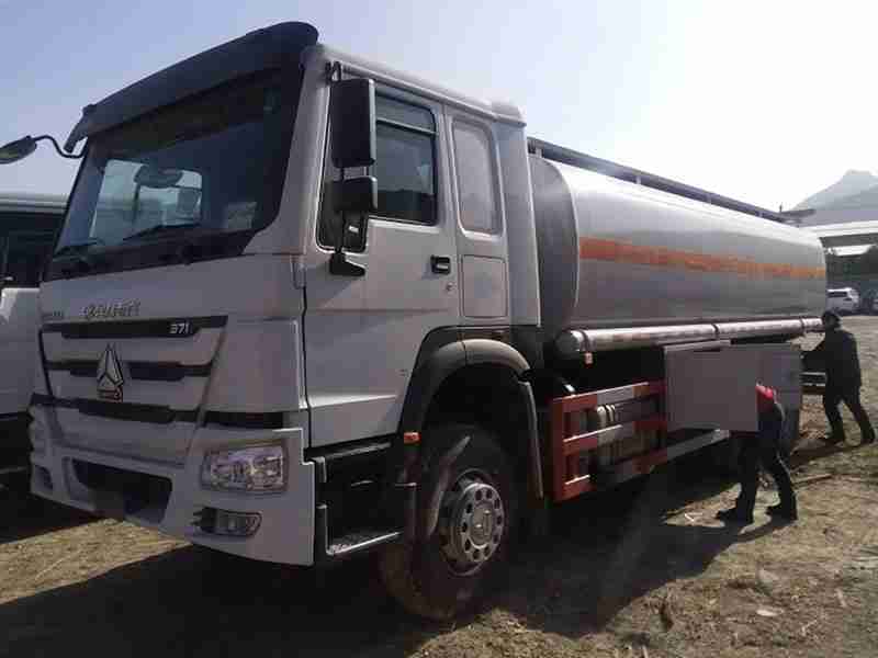 Oil Tank Truck